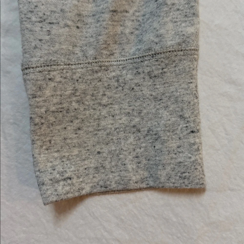 Nike Women’s Gray Sweatpants‎ with Front Pockets Size Medium
